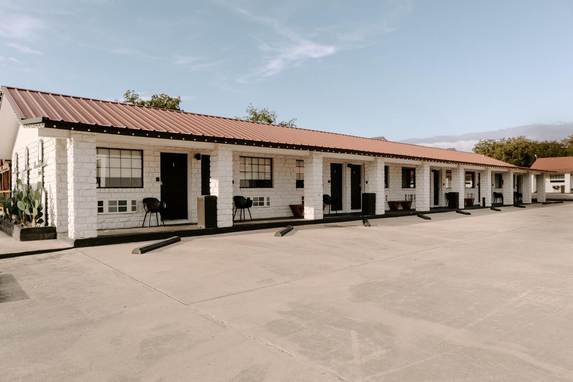 The Cowboy Motel Camp Wood Eksteriør bilde